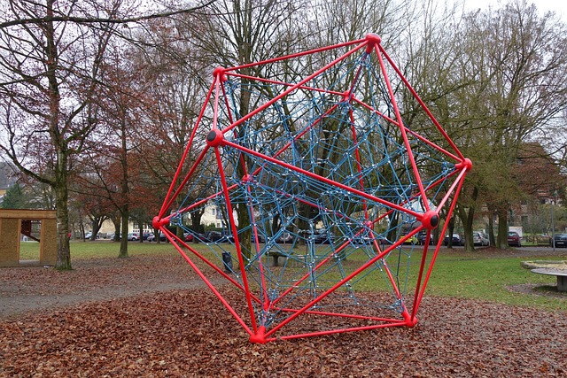 Le ballon de football est un icosaèdre tronqué gonflé. Il est composé de 32 faces : 12 pentagones réguliers et 20 hexagones réguliers