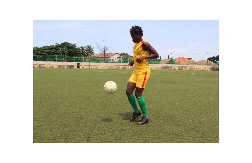 Journee internationale des filles : le football pour les femmes privees d'ecole
